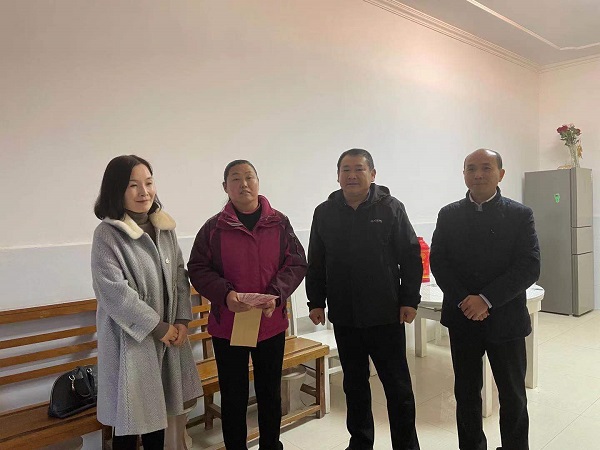市侨联前往颍东区走访慰问.jpeg