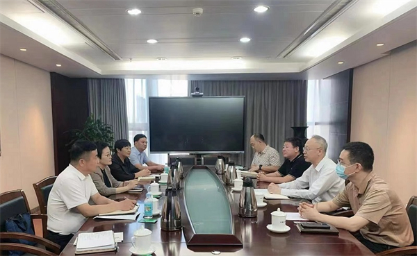 梁红群北京1.jpg